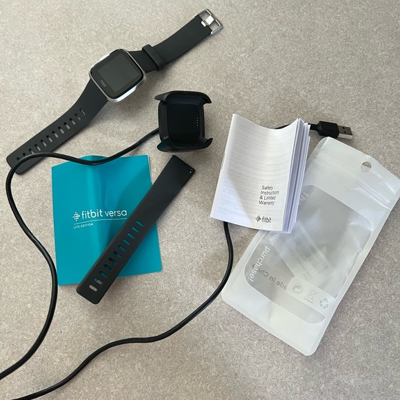 NEW Fitbit Versa Lite Smartwatch with GPS + 2 bands + charger and directions - Picture 4 of 7